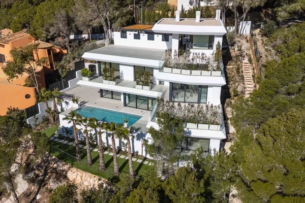 4 Bedroom Villa For Sale In Altea in Altea
